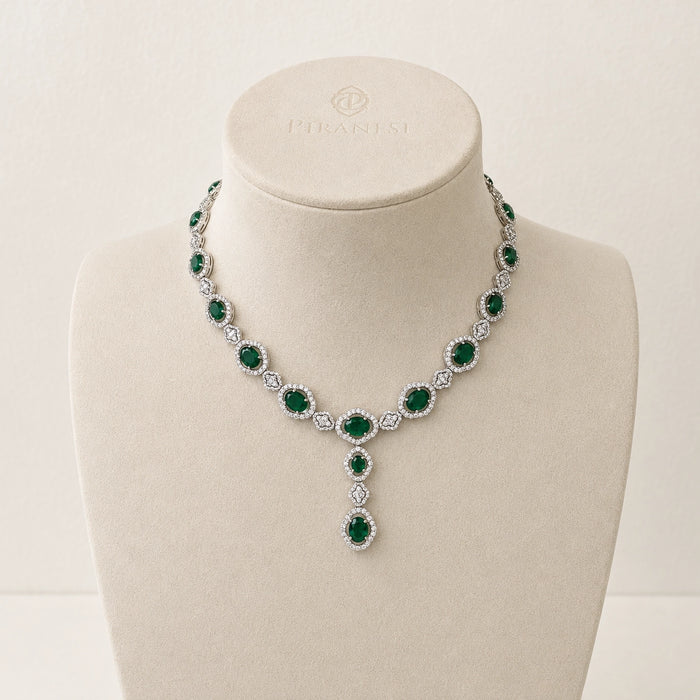 Approx. 20.97 carats Oval Emeralds&nbsp;
11.05 carats Round Diamonds&nbsp;
Necklace set in 18K White Gold