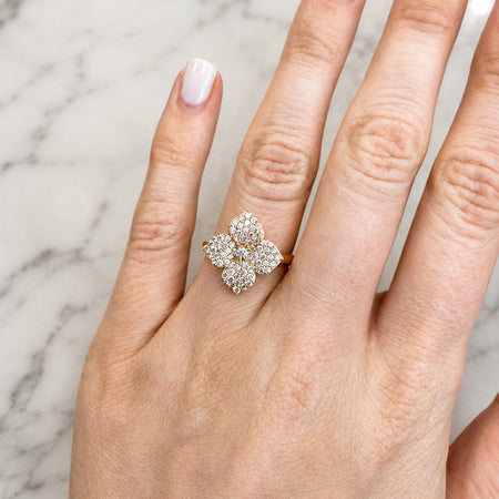 Approx. 1.01 carats Round Diamonds

Set in 18K Rose Gold