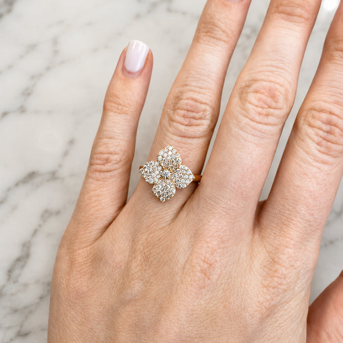 Approx. 1.01 carats Round Diamonds

Set in 18K Rose Gold