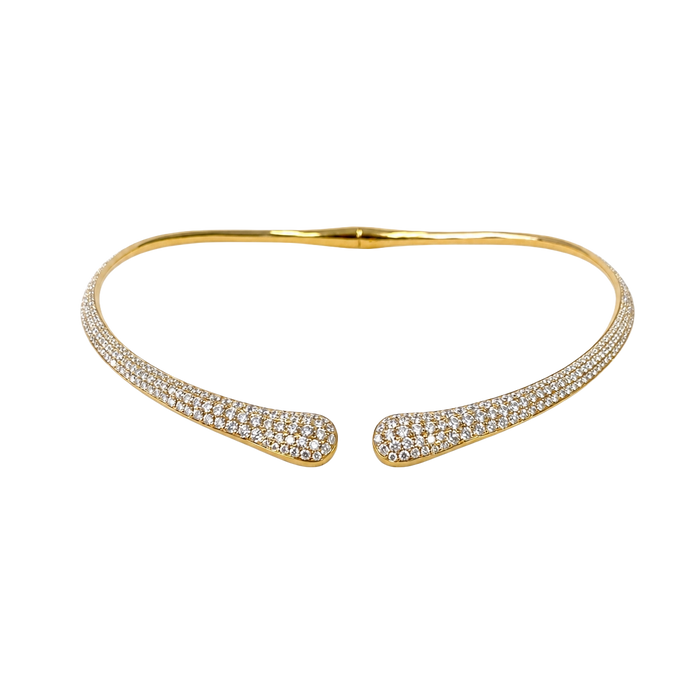 Approx. 11.39 carats Round Diamonds
Set in 18K Yellow Gold
15 in
