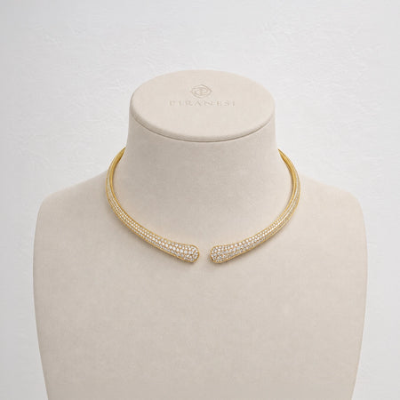 Approx. 11.39 carats Round Diamonds
Set in 18K Yellow Gold
15 in