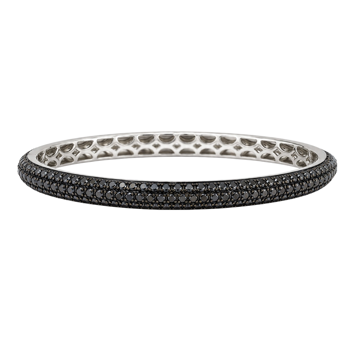 Approx. 2.58 carats Round Black Diamonds
Set in 18K White Gold
53 x 46 mm