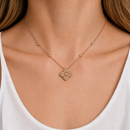 Approx. 1.40 carats Round Champagne Diamonds
Diamond Center
Pendant Set in 18K&nbsp;Rose Gold
Color Diamond Chain Included
Pendant Measures: 12mm X 12mm
Necklace Measures: 17 inches