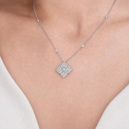 Approx. 1.90 carats Round White Diamonds
Pendant Set in 18K White Gold
Diamond Chain Included
Pendant Measures: 17mm X 17mm
Necklace Measures: 18 inches